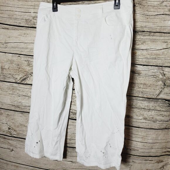 Coldwater Creek Floral Cut Out Crop Pant Womens P14 White Mid Rise Straight Leg - Picture 1 of 9
